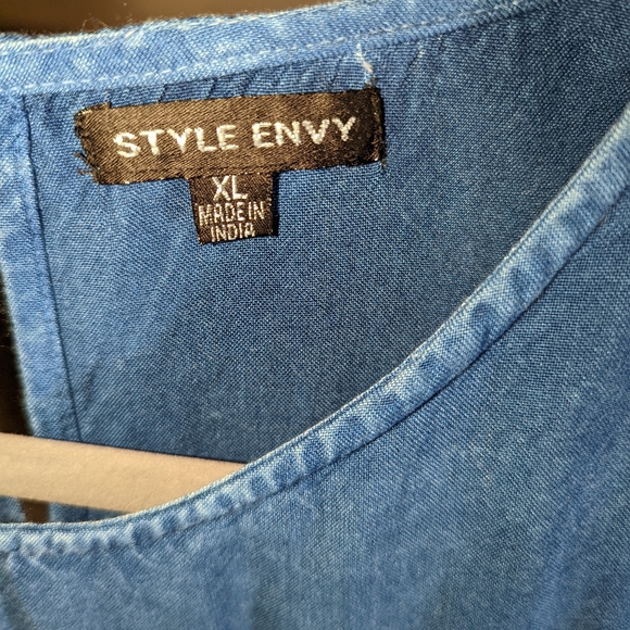 Women's Denim XL Style Envy blouse - Picture 2 of 2
